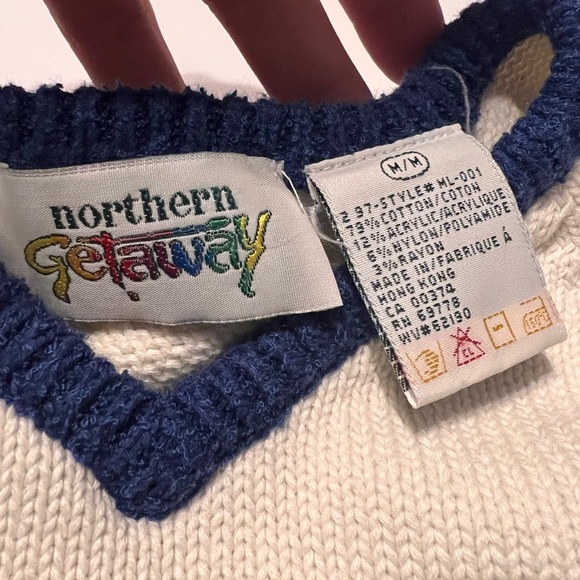 Vintage Northern Getaway rose sweater - Picture 2 of 9